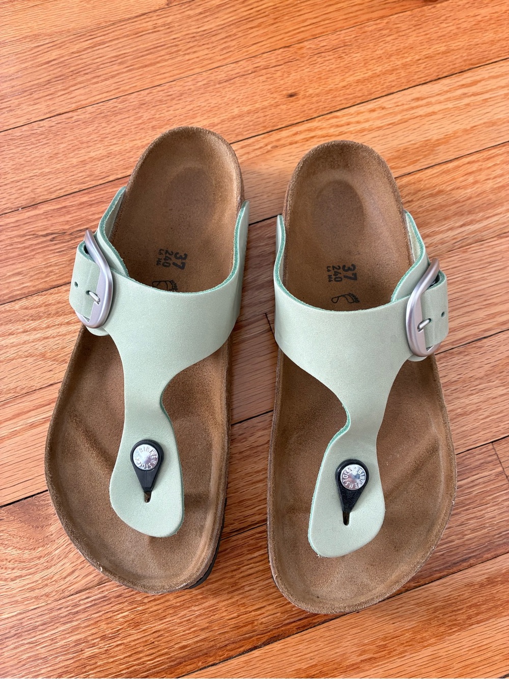 Birkenstock Gizeh big buckle size 37 matcha. EUC.